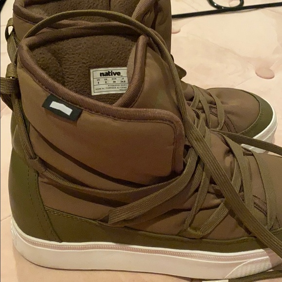 Native Boots - Picture 5 of 6